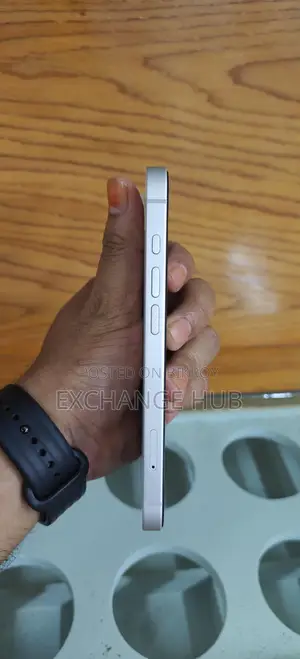 অ্যাপল আইফোন ১৬ই ১২৮জিবি ১০০% হেলথ (ব্যবহৃত)