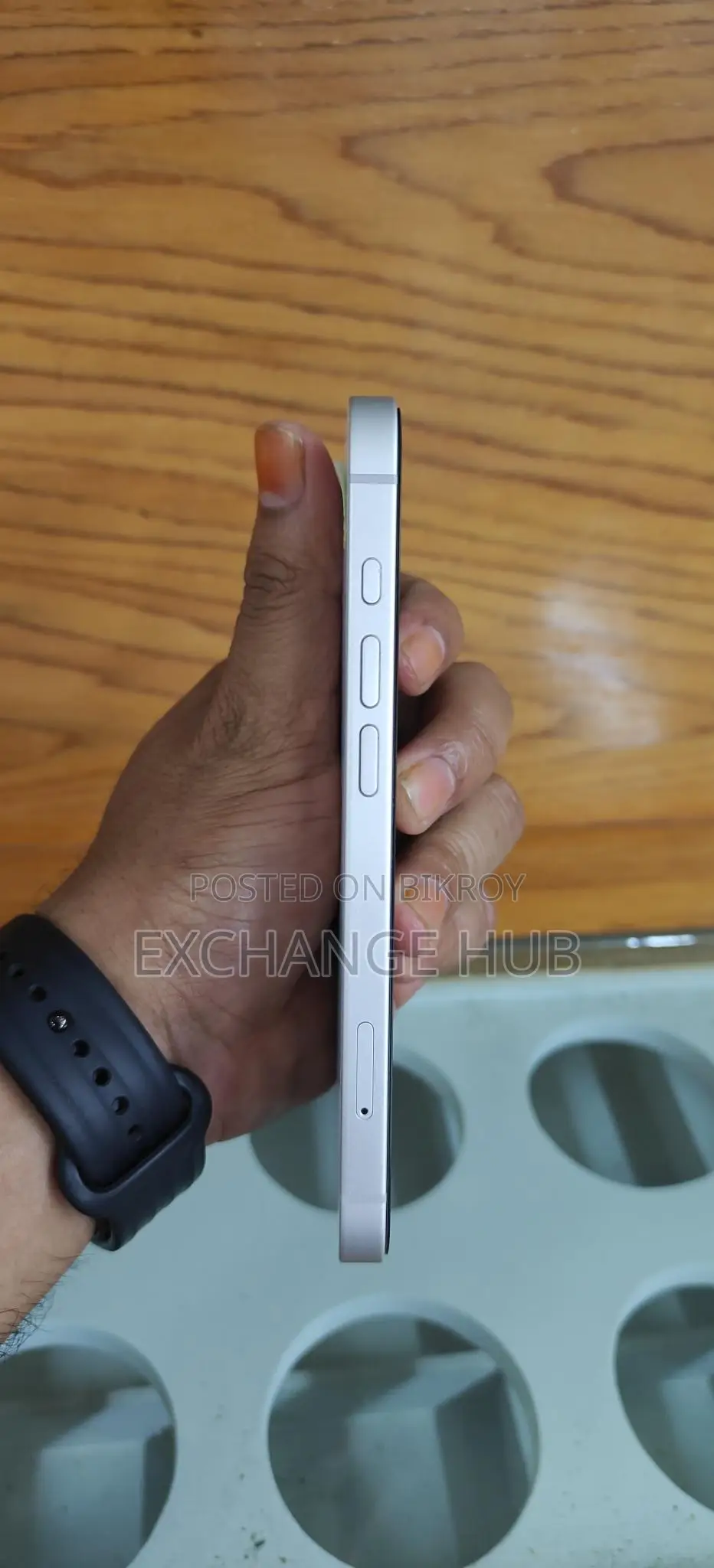 অ্যাপল আইফোন ১৬ই ১২৮জিবি ১০০% হেলথ (ব্যবহৃত)