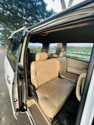 Toyota Noah 2003