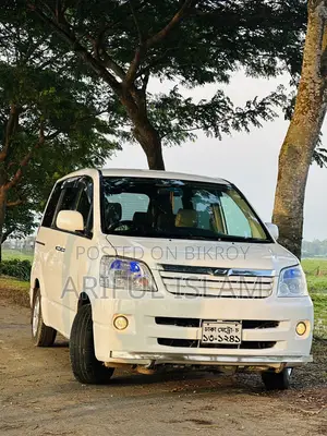 Toyota Noah 2003