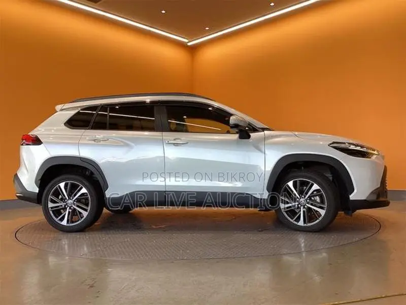 Toyota Corolla Cross Hybrid Z pre order 2021