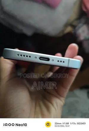 Apple iPhone 16 (Used)