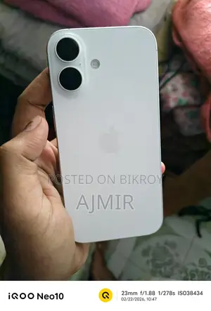 Apple iPhone 16 (Used)