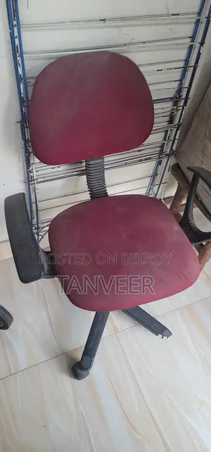 Office Chair / Swivel Chair