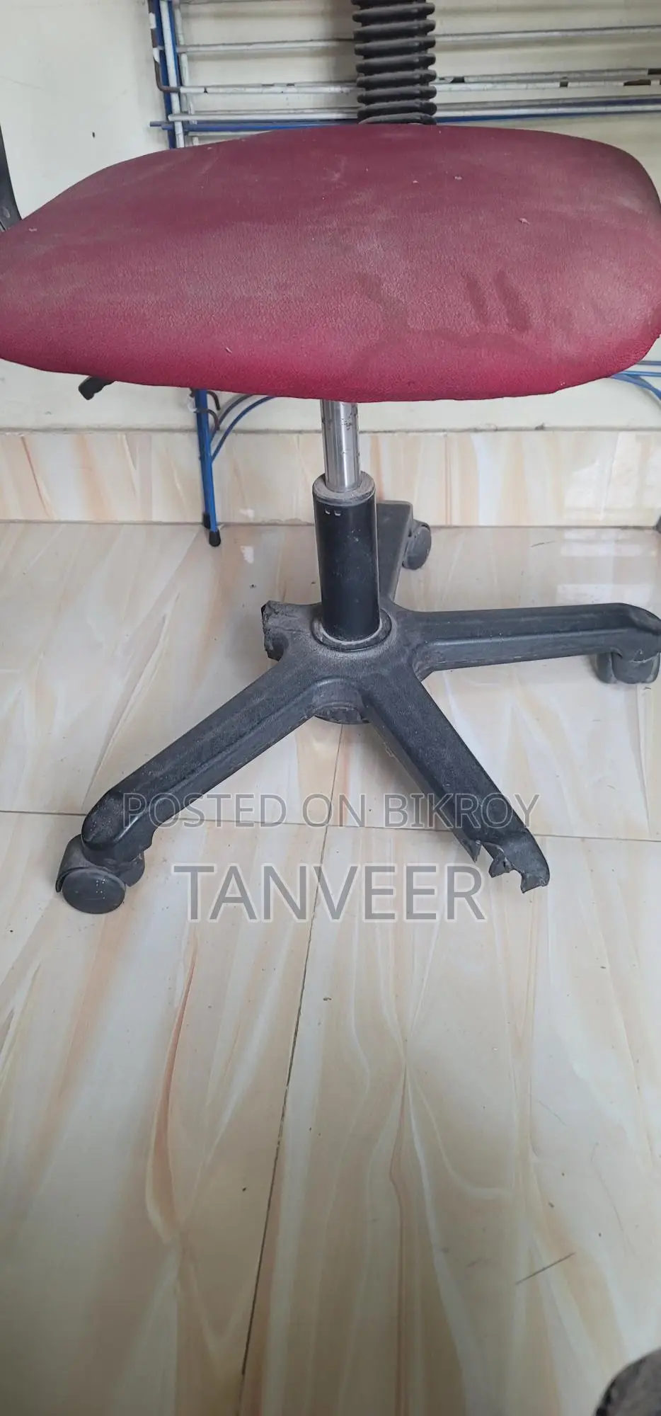Office Chair / Swivel Chair