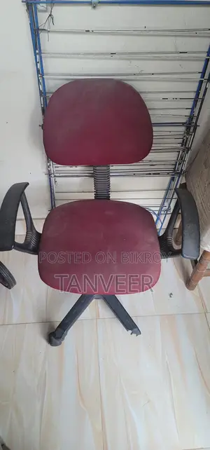 Office Chair / Swivel Chair