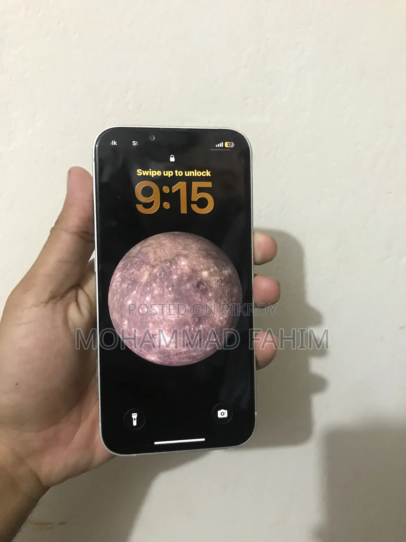 Apple iPhone 13 (Used)