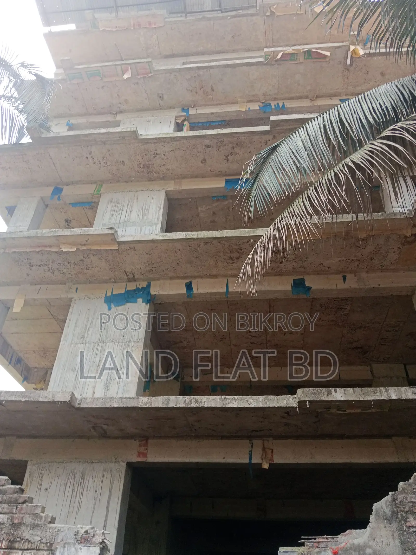 South-facing Lake View @ 2000 sq ft flat for sale on 40-foot Avenue Road