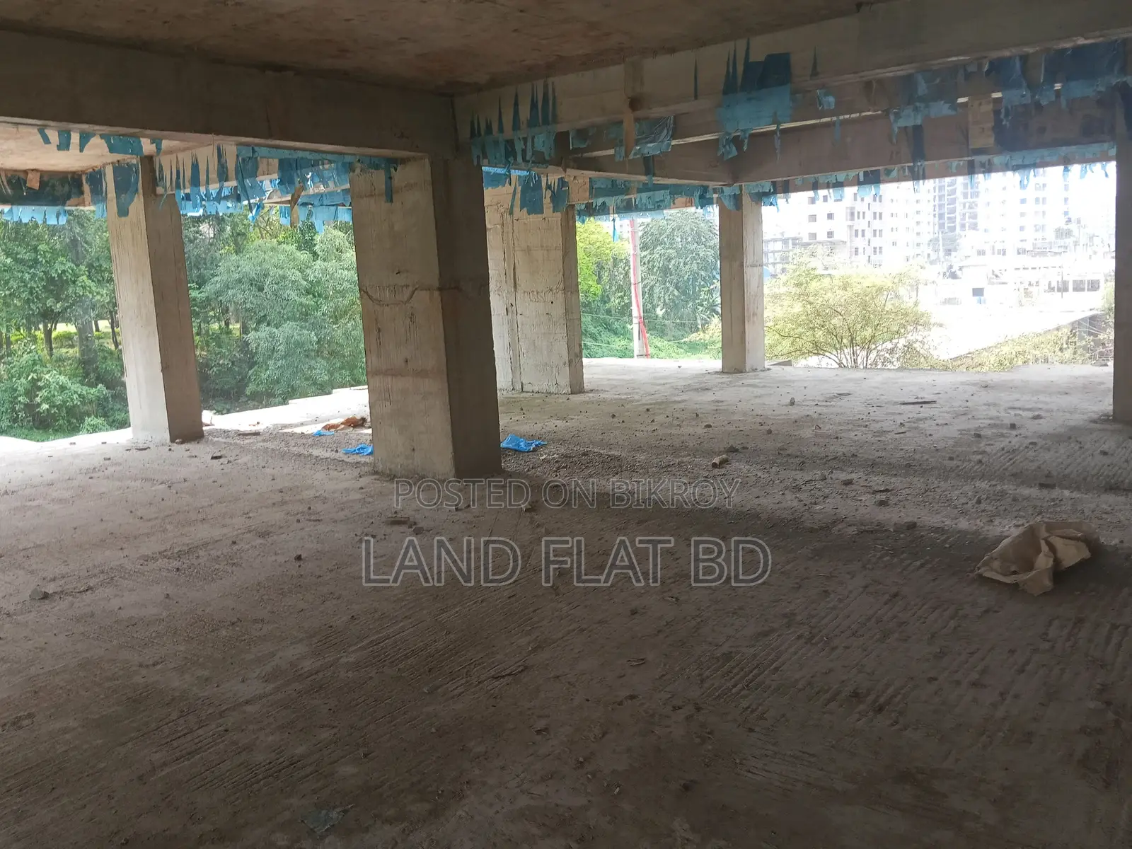South-facing Lake View @ 2000 sq ft flat for sale on 40-foot Avenue Road
