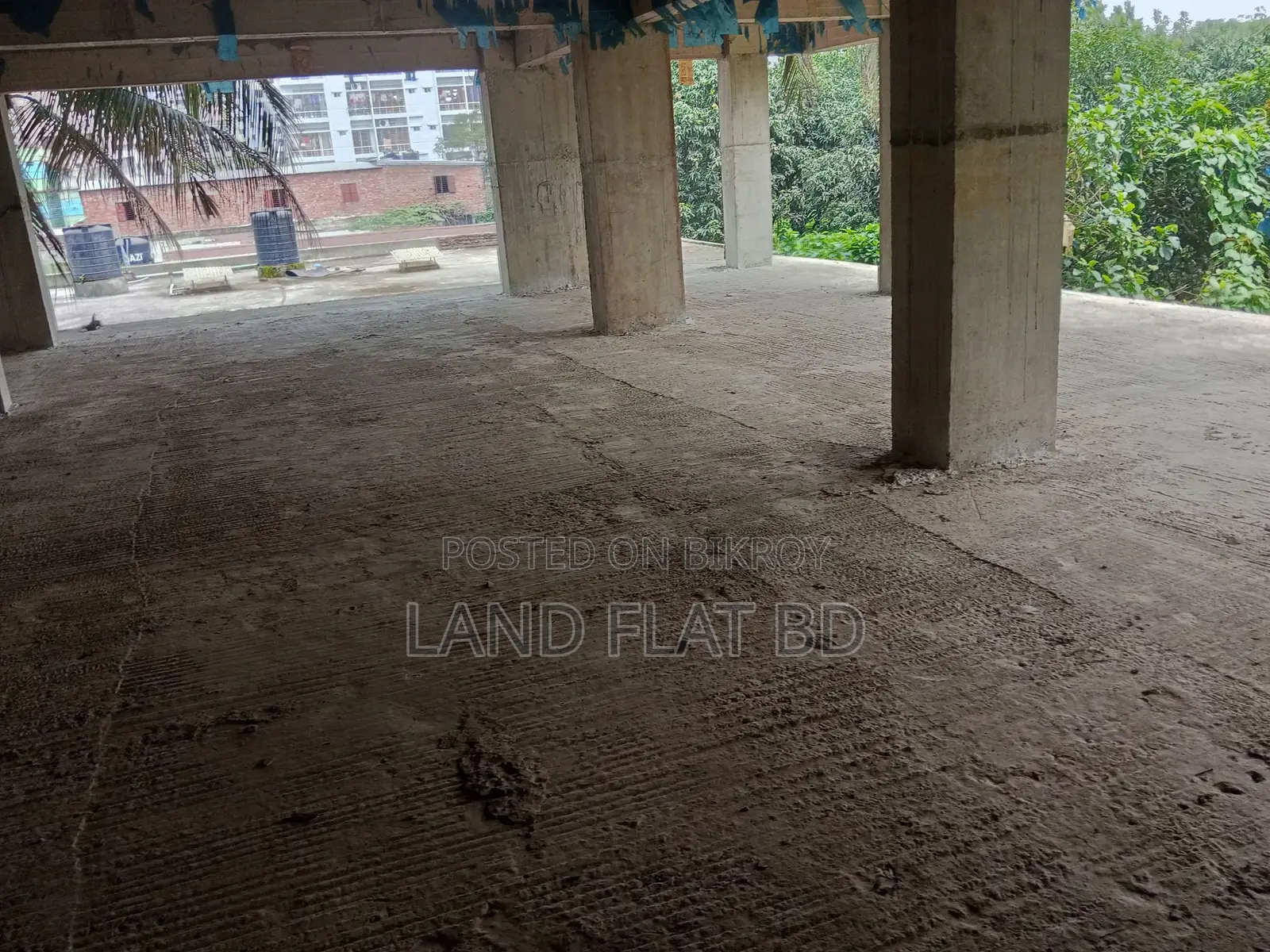 South-facing Lake View @ 2000 sq ft flat for sale on 40-foot Avenue Road