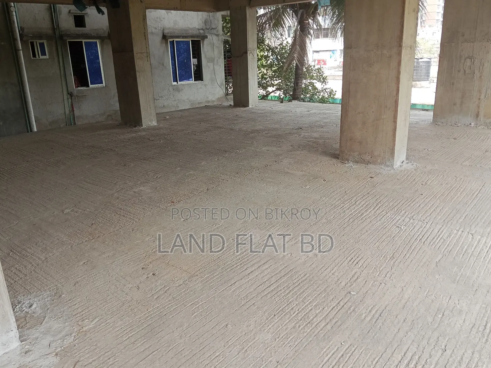 South-facing Lake View @ 2000 sq ft flat for sale on 40-foot Avenue Road