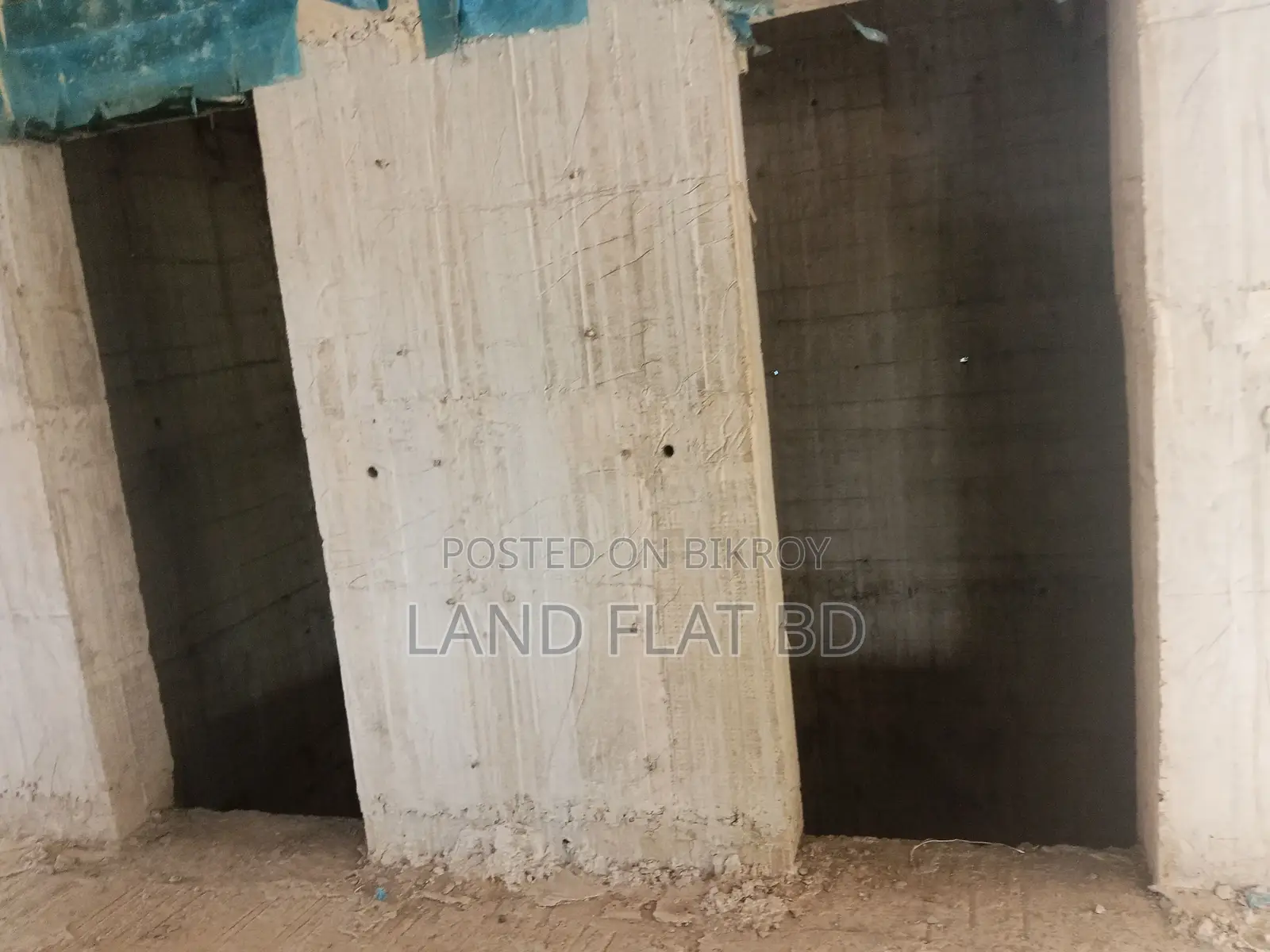 South-facing Lake View @ 2000 sq ft flat for sale on 40-foot Avenue Road