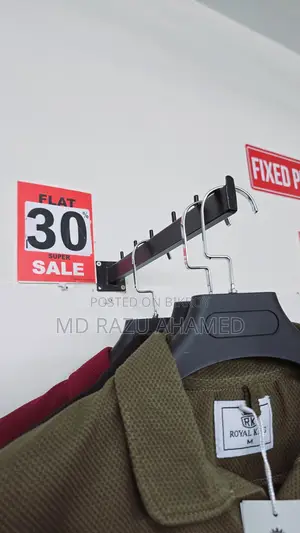 Showroom Hanger