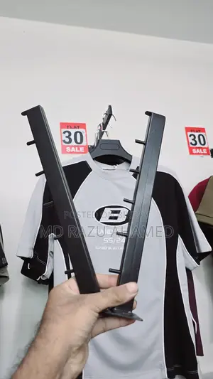 Showroom Hanger