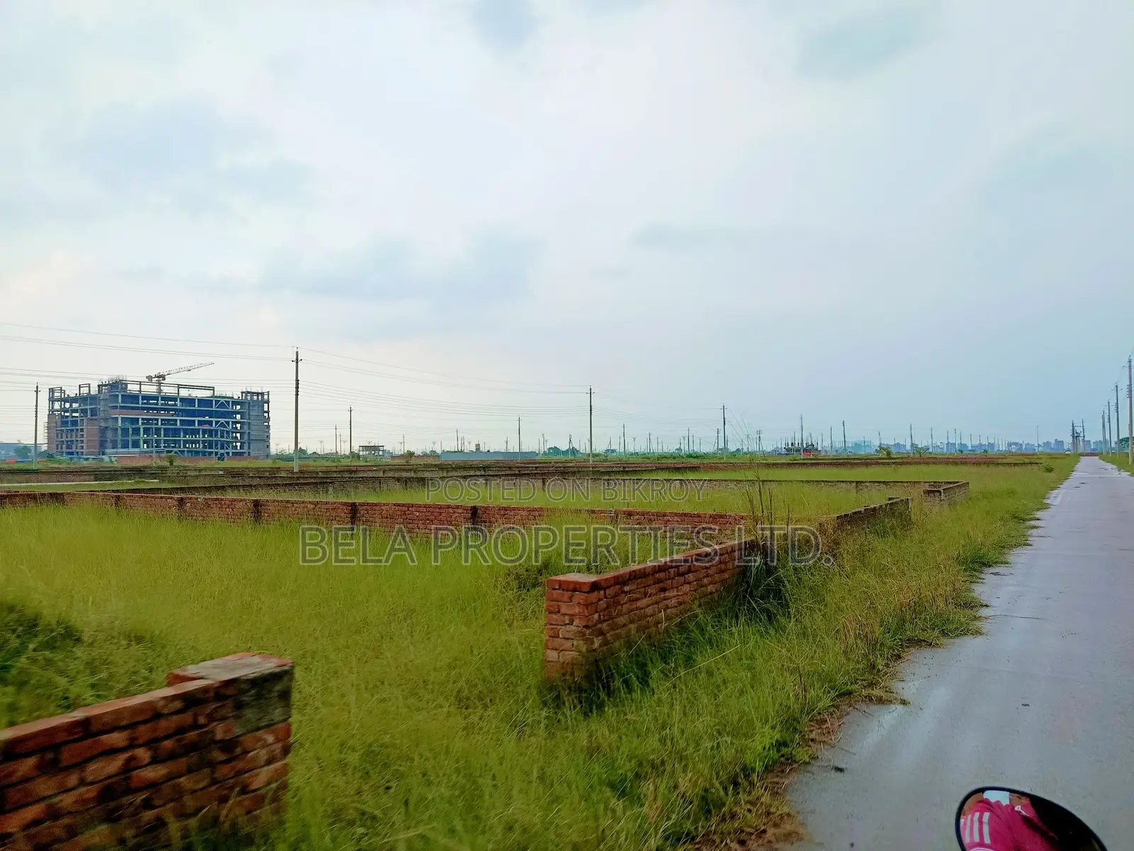 N-Block 3+3= 6 Katha South Facing Plot Sale Near Bazar Protidin