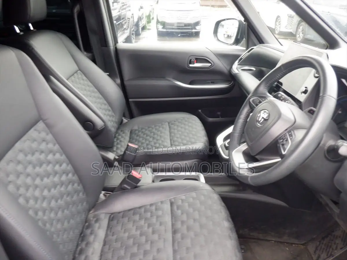 Toyota Voxy S-Z 2023