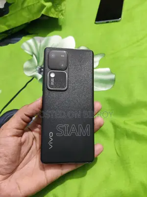 Vivo V30 8/128 Black (Used)