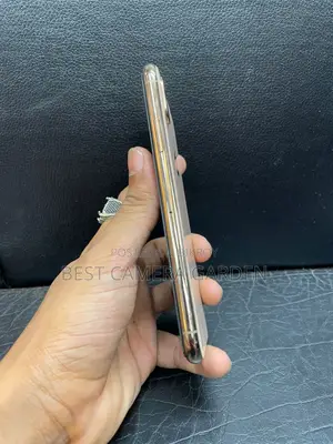 Apple iPhone XS (Used)