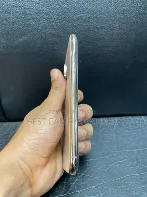 Apple iPhone XS (Used)