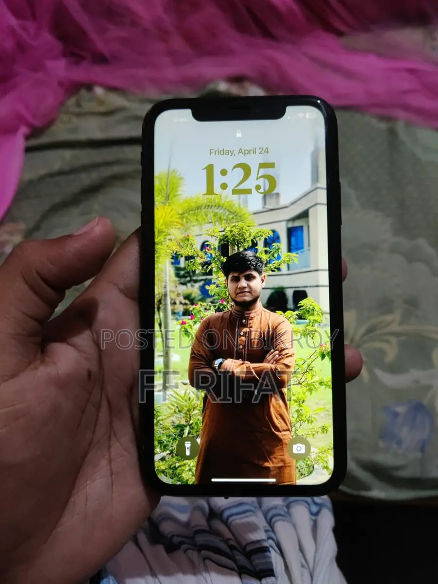 Apple iPhone XR (Used)