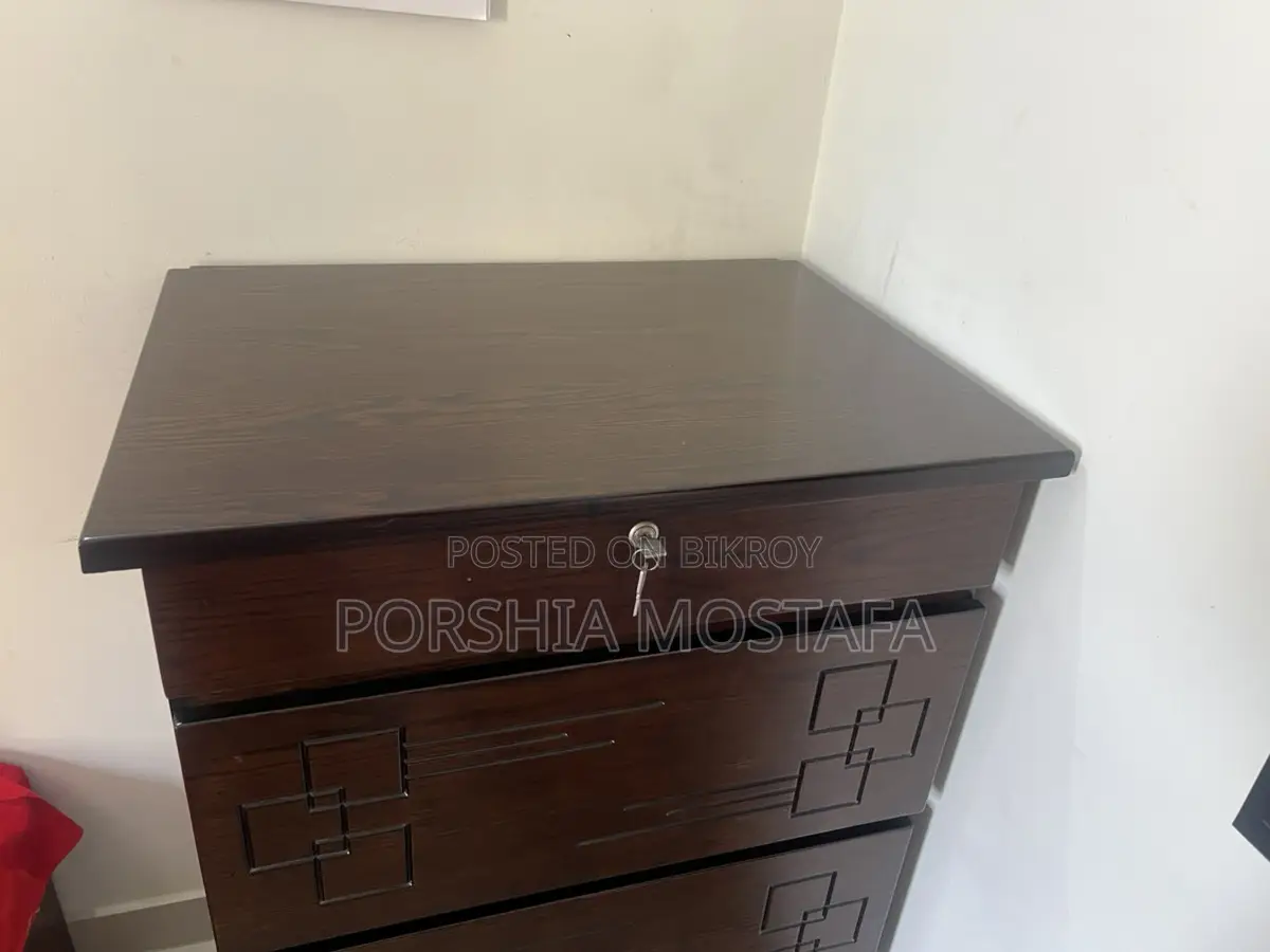 এই wardrobe টি বিক্রি হবে