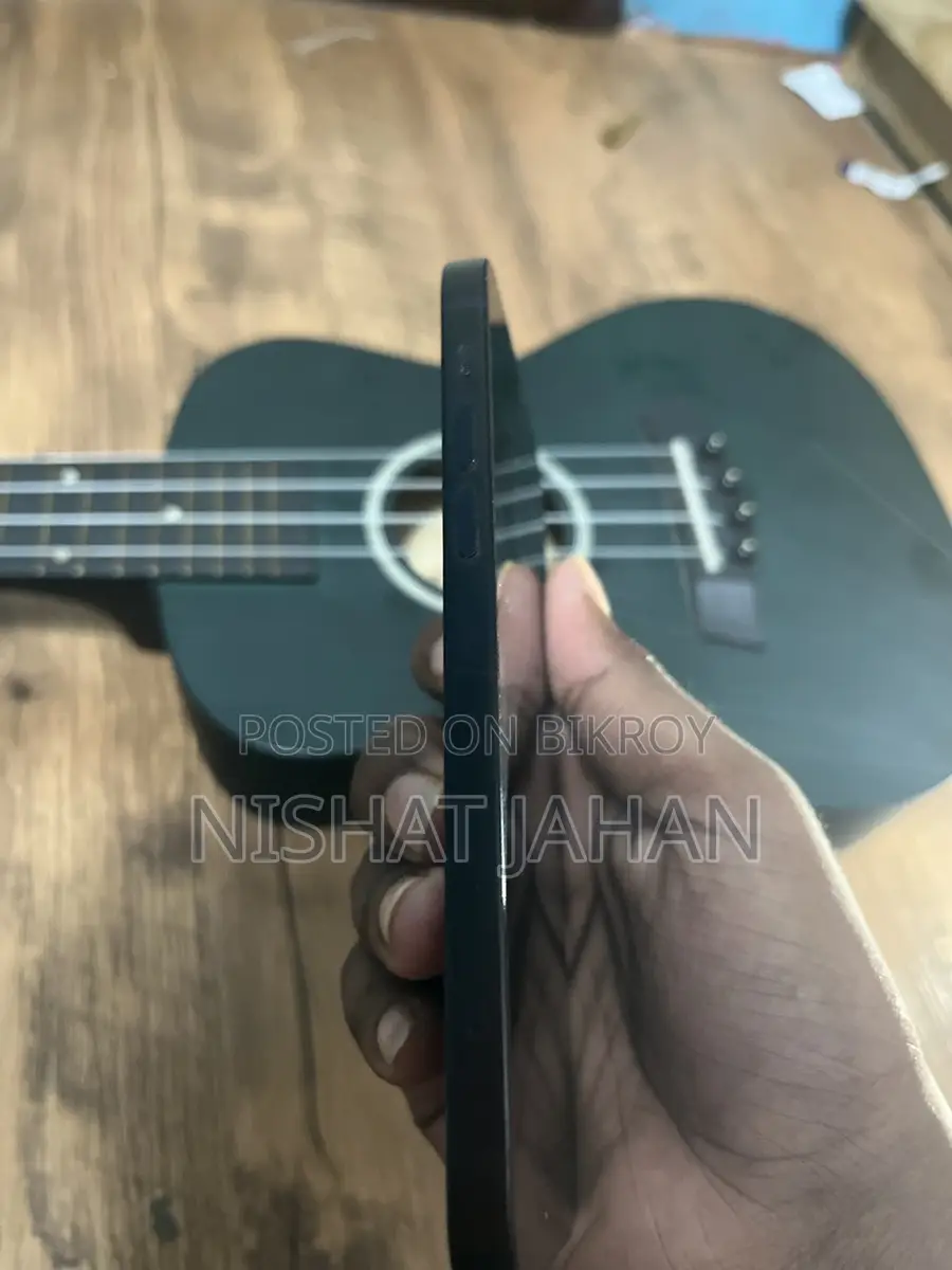 Apple iPhone 12 . (Used)