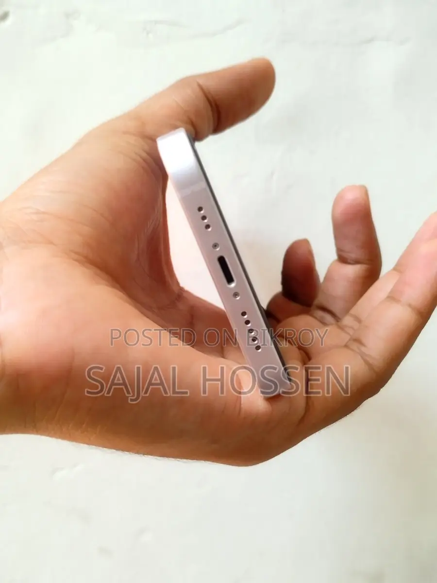Apple iPhone 13 (Used)