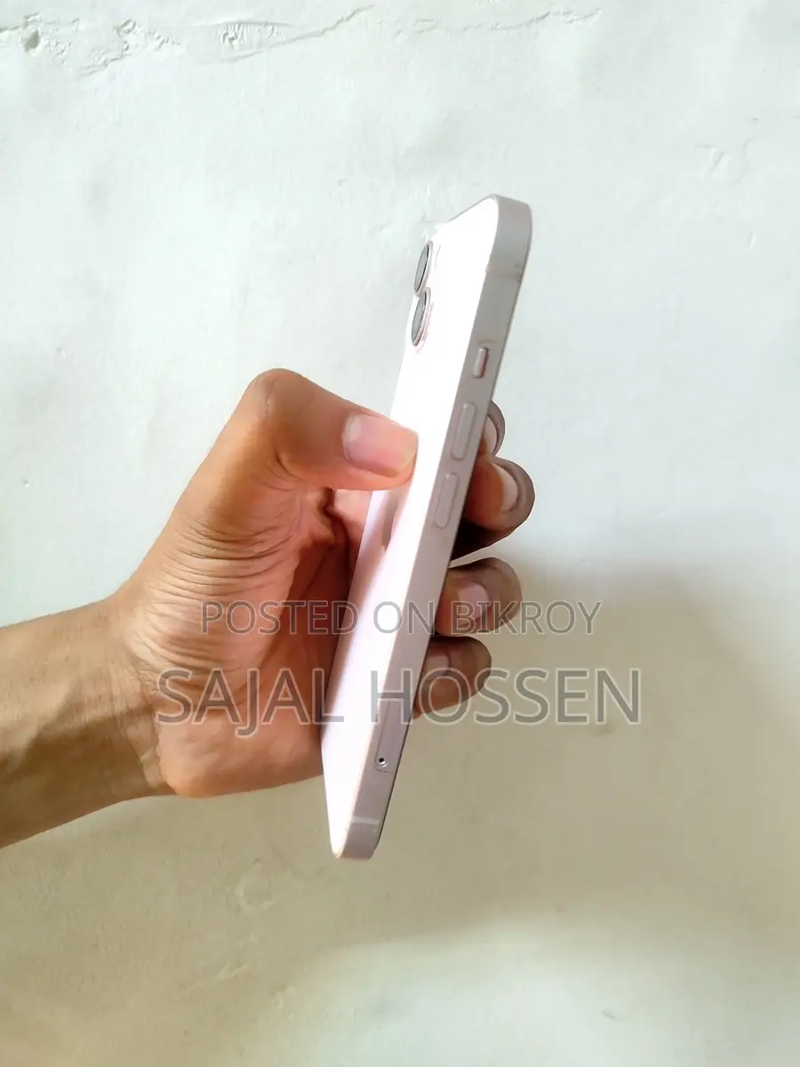 Apple iPhone 13 (Used)