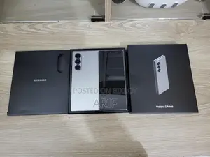 Samsung Galaxy Z Fold 6 12/256 Full Boxed (Used)