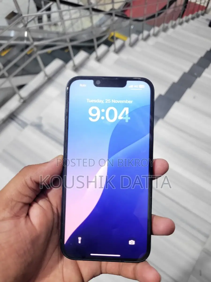 Apple iPhone 13 (Used)