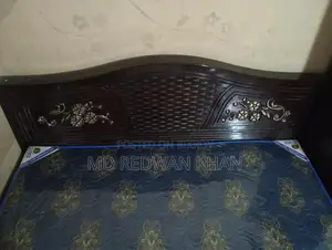 আরামদায়ক অর্থোপেডিক ম্যাট্রেসসহ আধুনিক ডিজাইনের ৪/৫ ফিট খাট বিক্রয়"