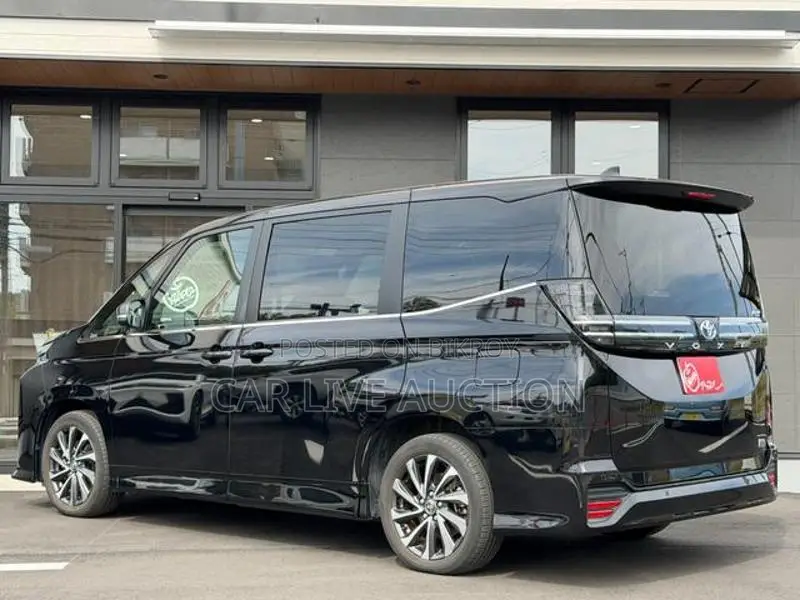 Toyota Voxy Hybrid SZ Pre order 2022