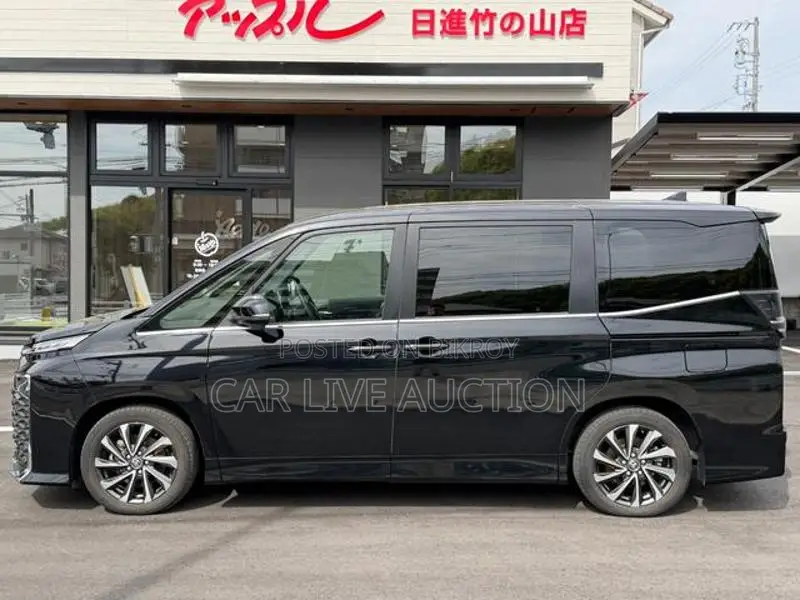 Toyota Voxy Hybrid SZ Pre order 2022