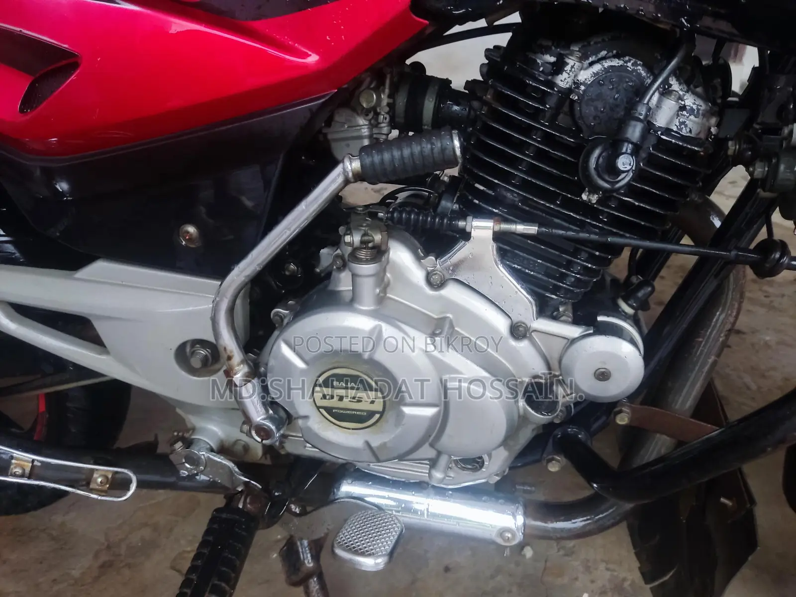 Bajaj Pulsar 150 . 2016