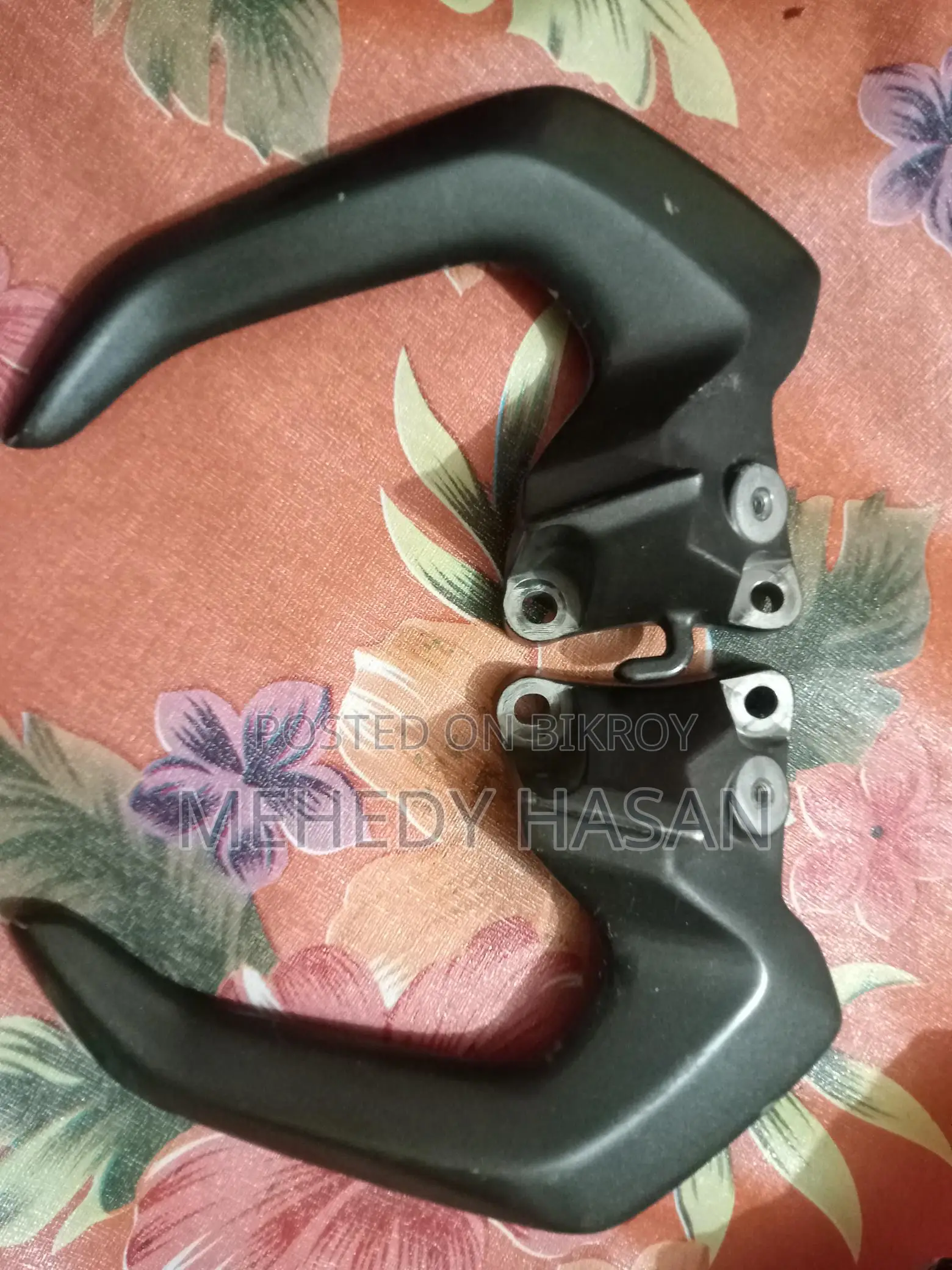 Hornet 2.0 Back Grab Rail