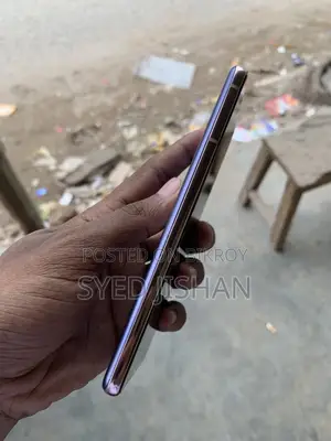 Samsung Galaxy S21 . (Used)