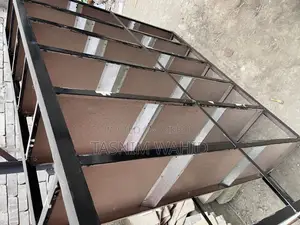 লোহার ডিসপ্লে সেল্ফ