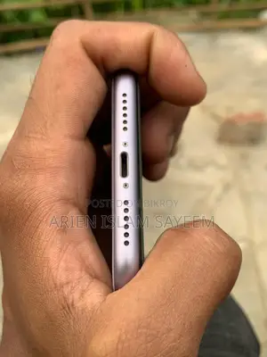 Apple iPhone 11 (Used)