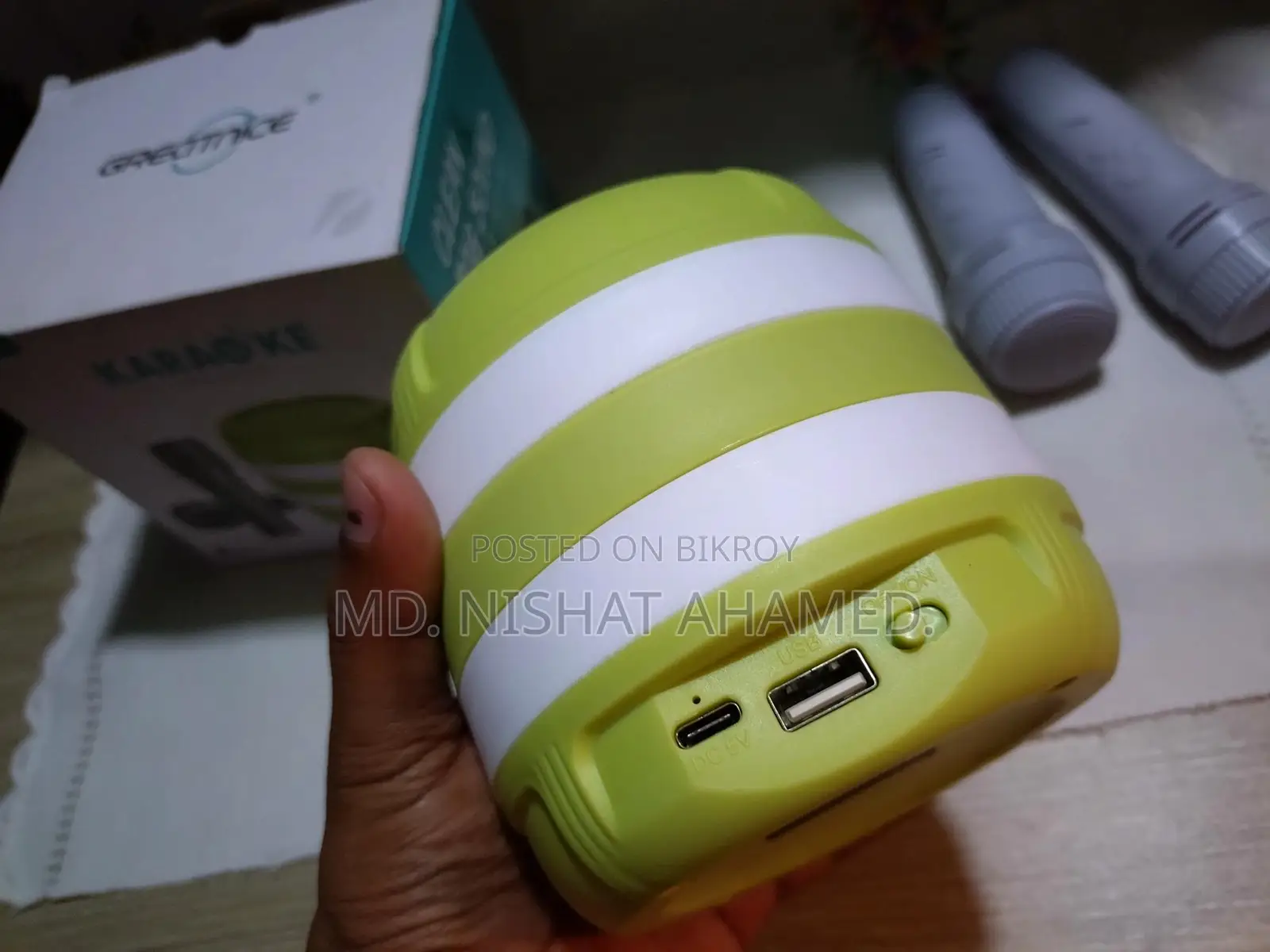 Speaker With 2 Microphones