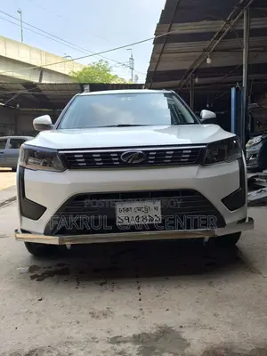 Mahindra XUV500 2020