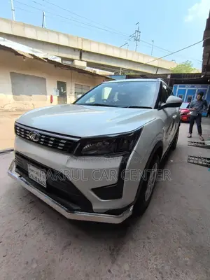Mahindra XUV500 2020