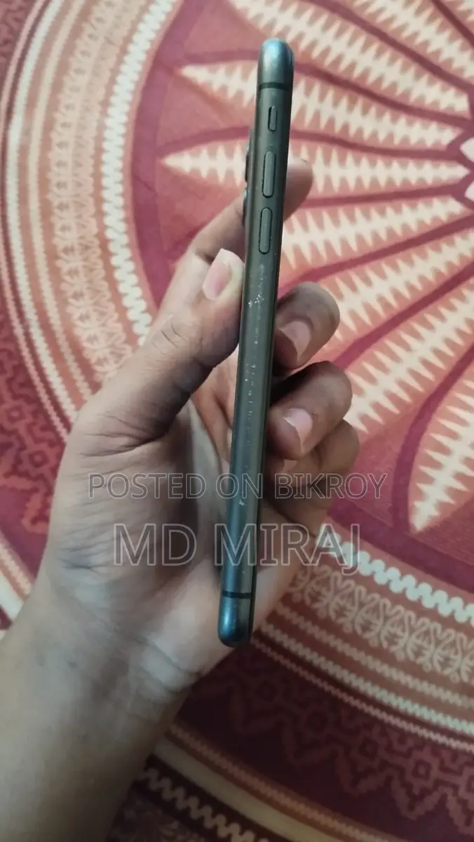 Apple iPhone 11 (Used)