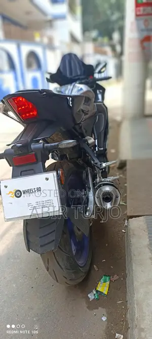 Yamaha R15 M . 2025