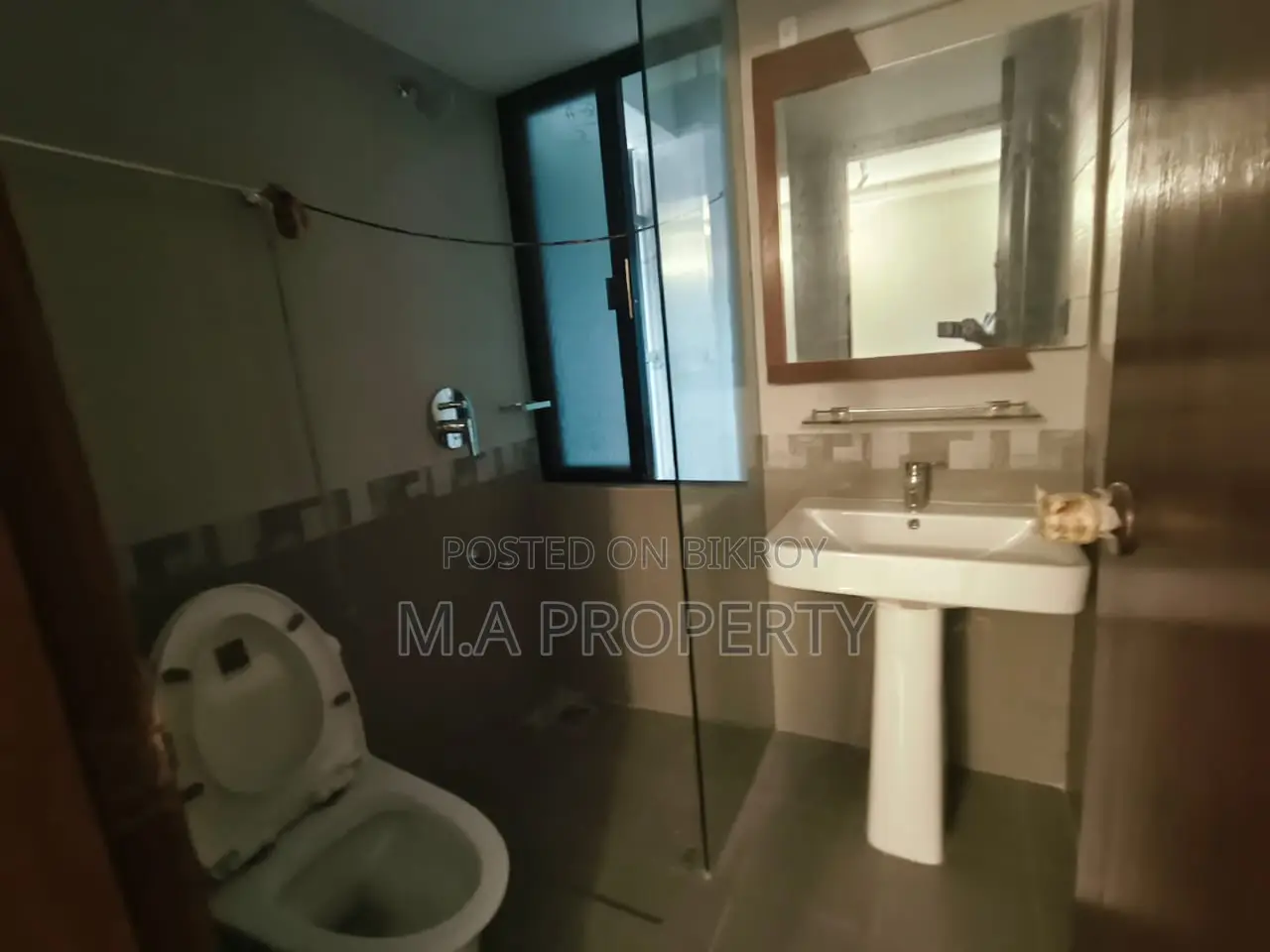 Rent Apartment 4-Bed 2-Carpark Gulshan North