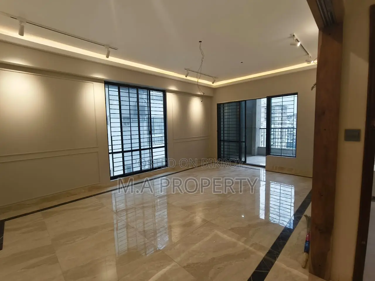 Rent Apartment 4-Bed 2-Carpark Gulshan North
