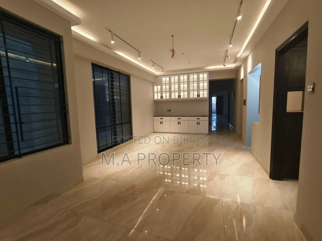 Rent Apartment 4-Bed 2-Carpark Gulshan North