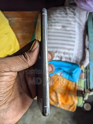 Apple iPhone X (Used)