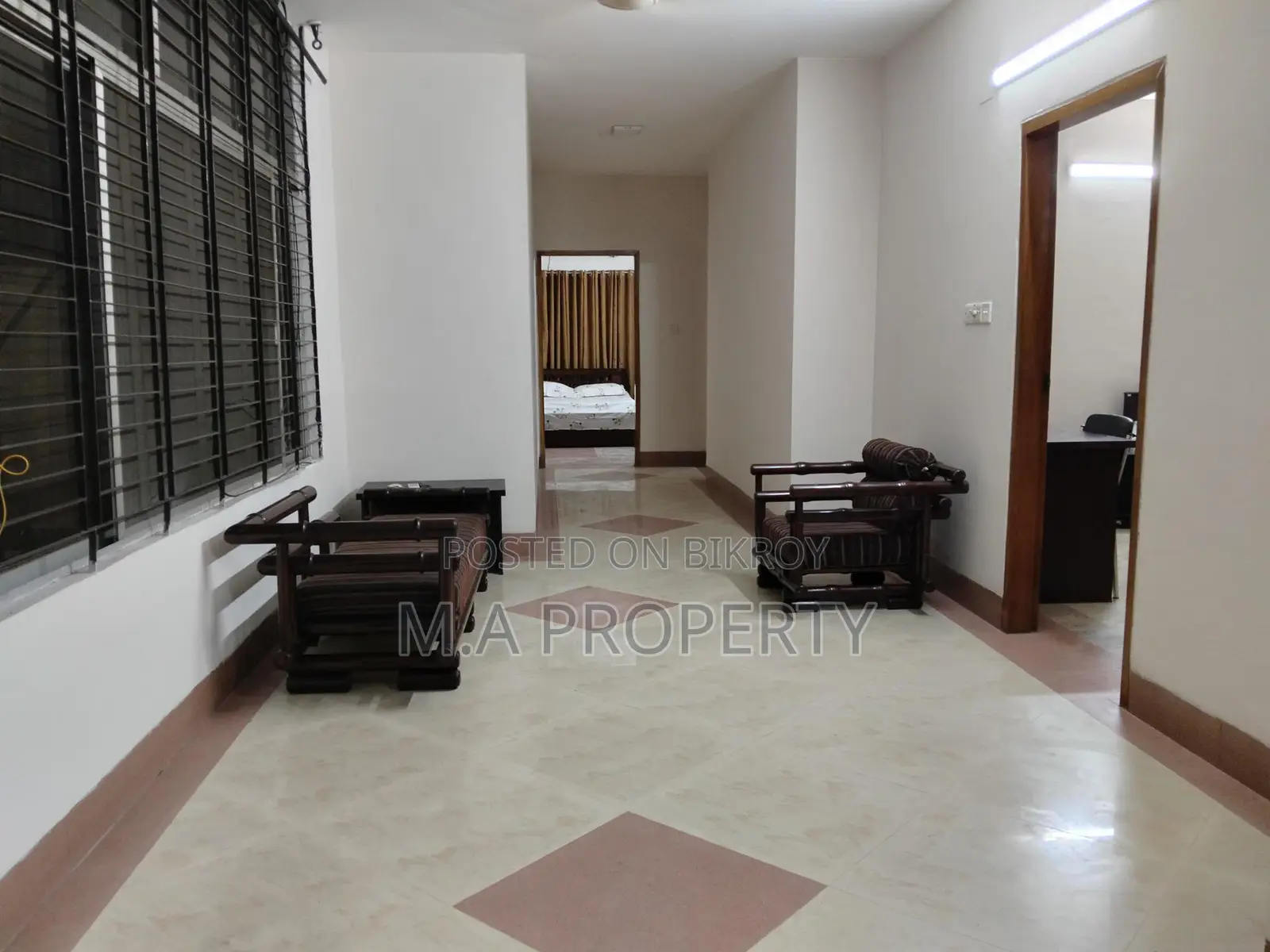4 BED FURNISHED FLAT RENT IN GULSHAN 2 MEDDLE