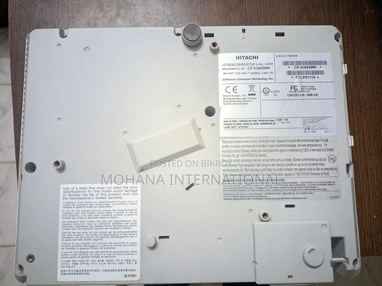 Hitachi CP x3042 wn Projector