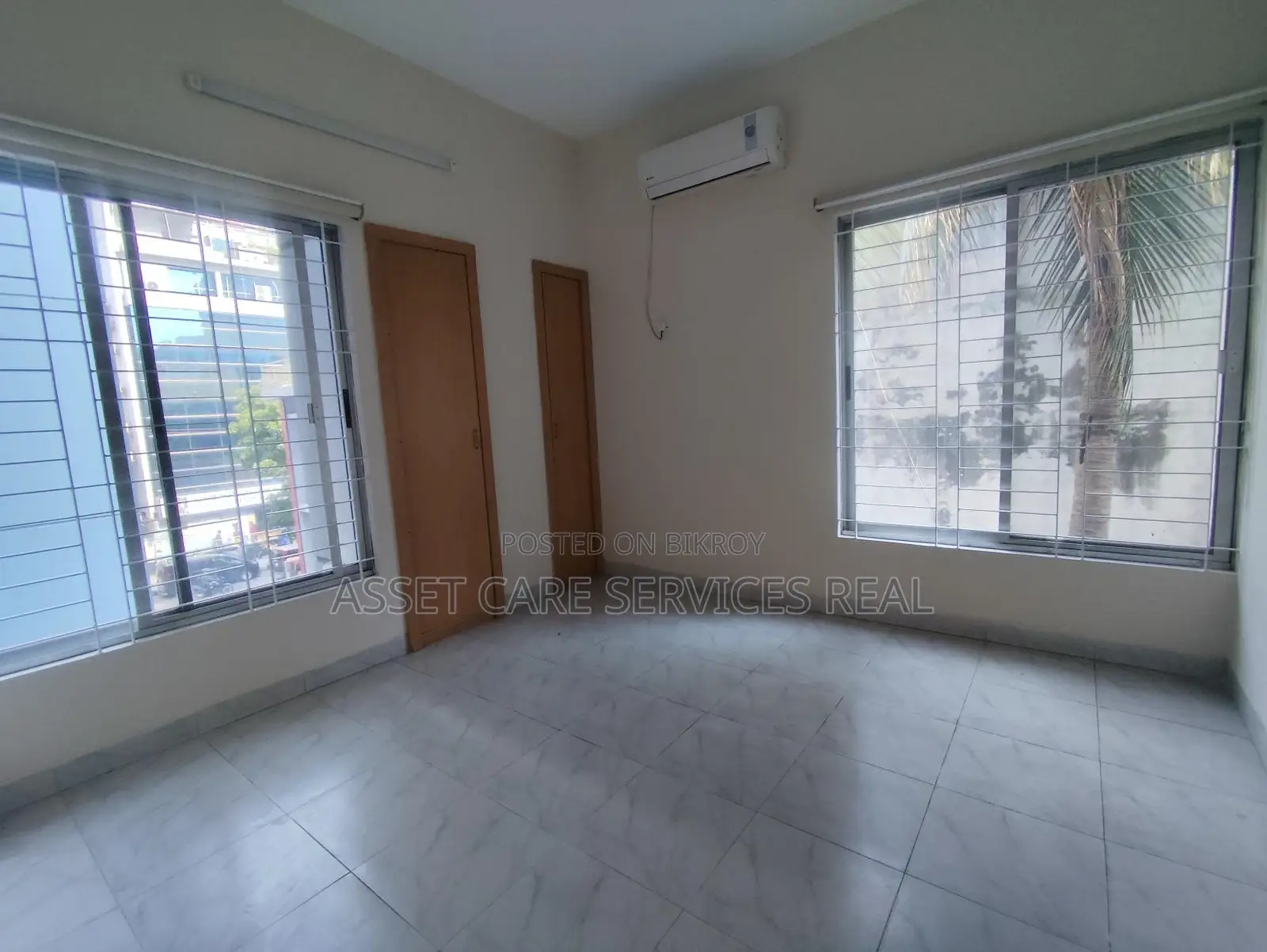 4Bed Un-Furnished Apartment For Rent In Banani